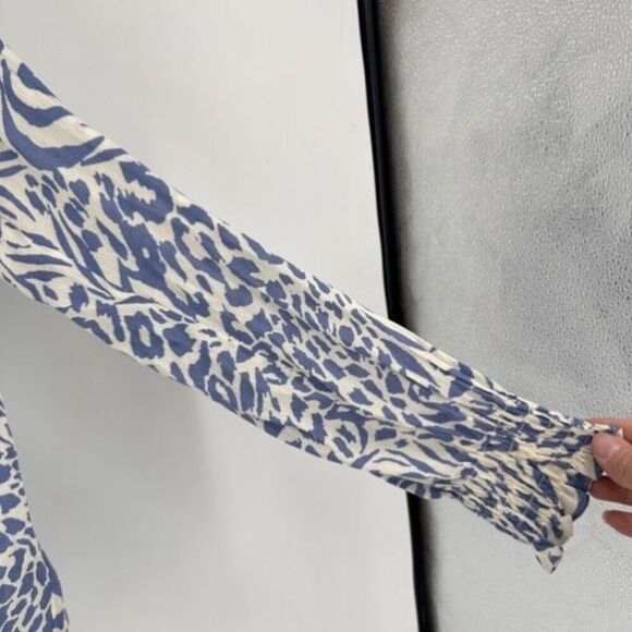 Rails Brinley Blue Mixed Animal Top Size Medium Crinkle Crepe Cheetah Zebra - Picture 14 of 14